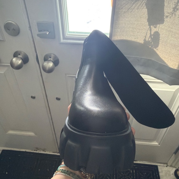 Prada boots authentic 37 - Picture 2 of 3